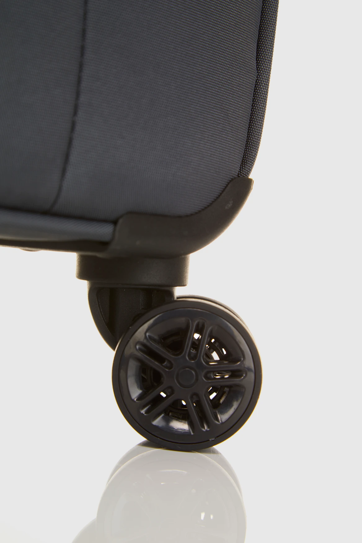 Rhine 81cm Suitcase - Image 6